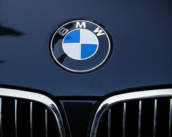 ACELERANDO: Pandemia faz com que BMW venda mais que algumas marcas de carros populares do Brasil