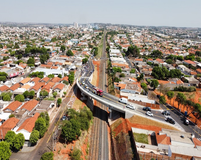 SONHO REALIZADO: Rumo e Prefeitura inauguram viaduto em Jales com investimento de mais de R$ 7 milhões