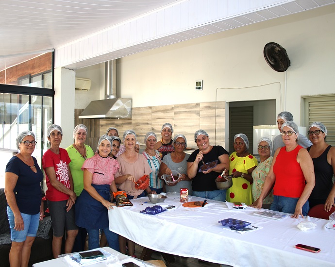 CHOCOLATE: Fundo Social de Solidariedade e Etec iniciam curso de Chocolateria