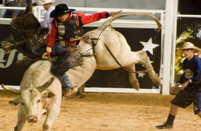 ARENA: 1ª Festa do Peão de Jales pode acontecer em outubro em local inédito