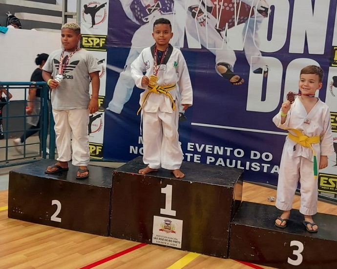 COPA DOS CAMPEÕES: Equipe de Taekwondo do Instituto Tiger’s Team de Jales brilha na etapa final da Copa dos Campeões