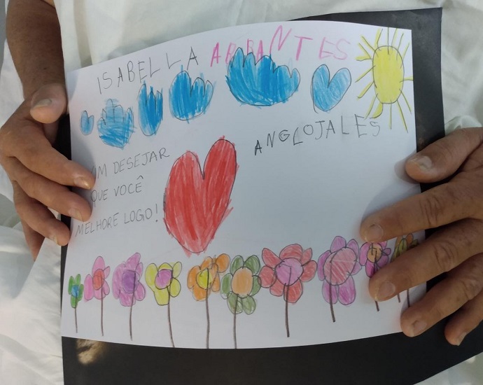 EMOCIONANTE: pacientes da Santa Casa de Jales recebem cartas do projeto “Cartas com Amor” escritas por alunos do Anglo Jales