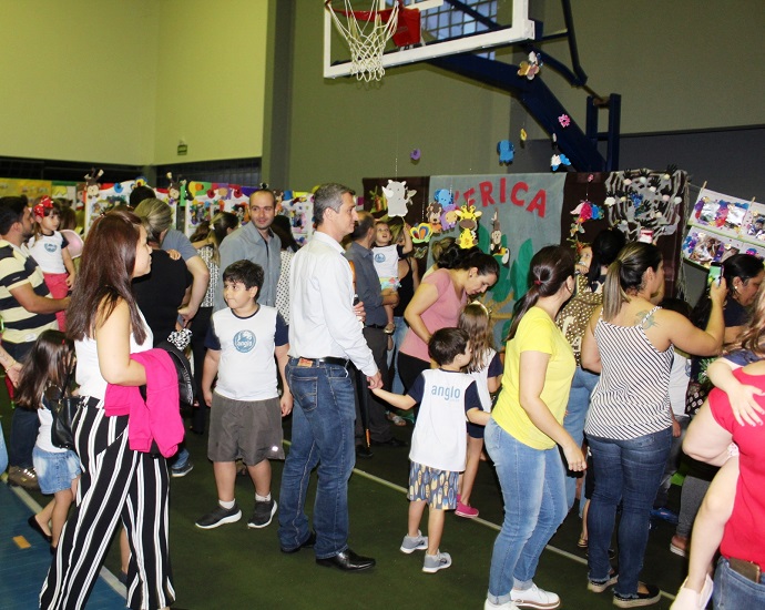 EXPOSIÇÃO & MÚSICA & TEATRO: Anglo Jales realiza Ação Kids com o tema “Vamos brincar de conversar?