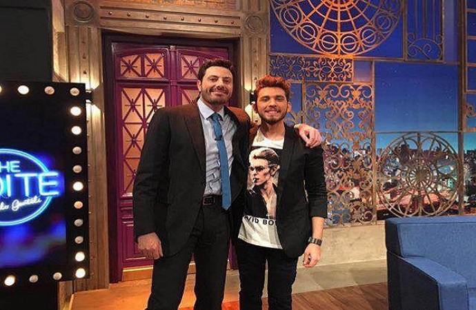 NA TV: cantor Gustavo Mioto foi convidado do programa The Noite com Danilo Gentili no SBT